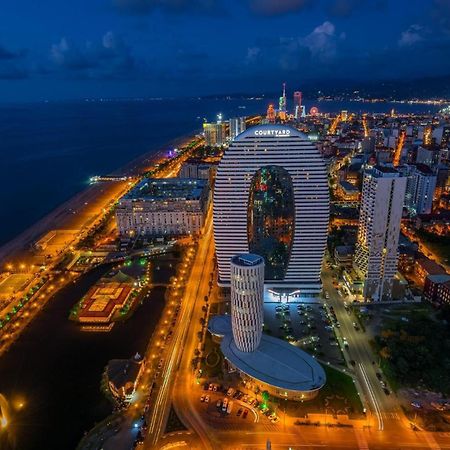 Alliance Palace Aparthotel By Marriott Batumi Eksteriør bilde